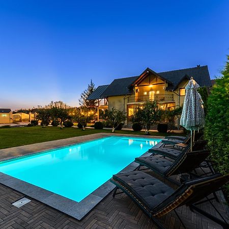 Orchard Villa Брашов Экстерьер фото