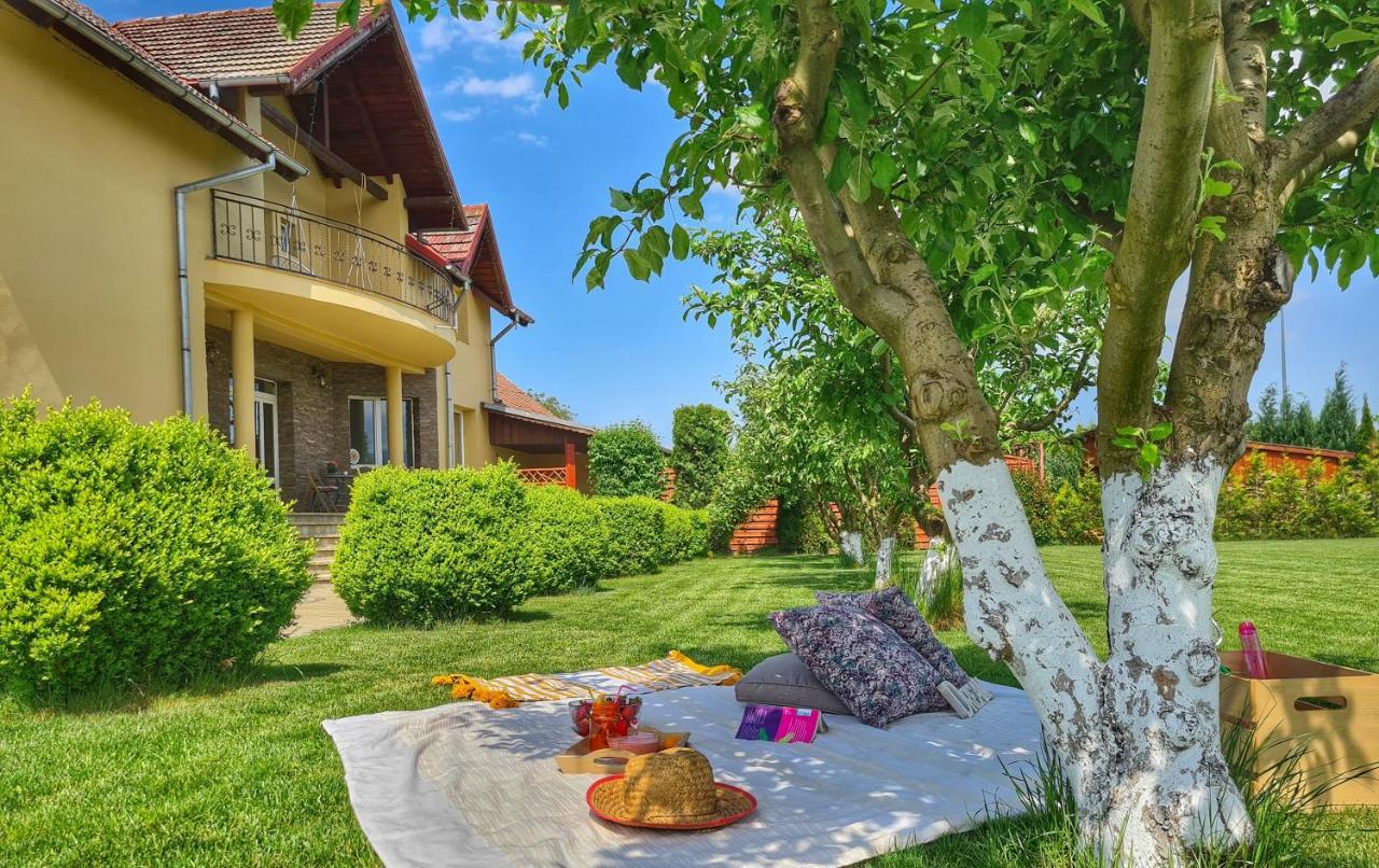 Orchard Villa Брашов Экстерьер фото
