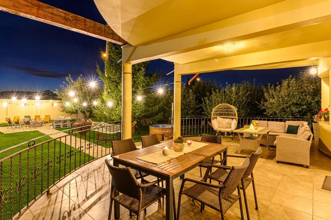 Orchard Villa Брашов Экстерьер фото