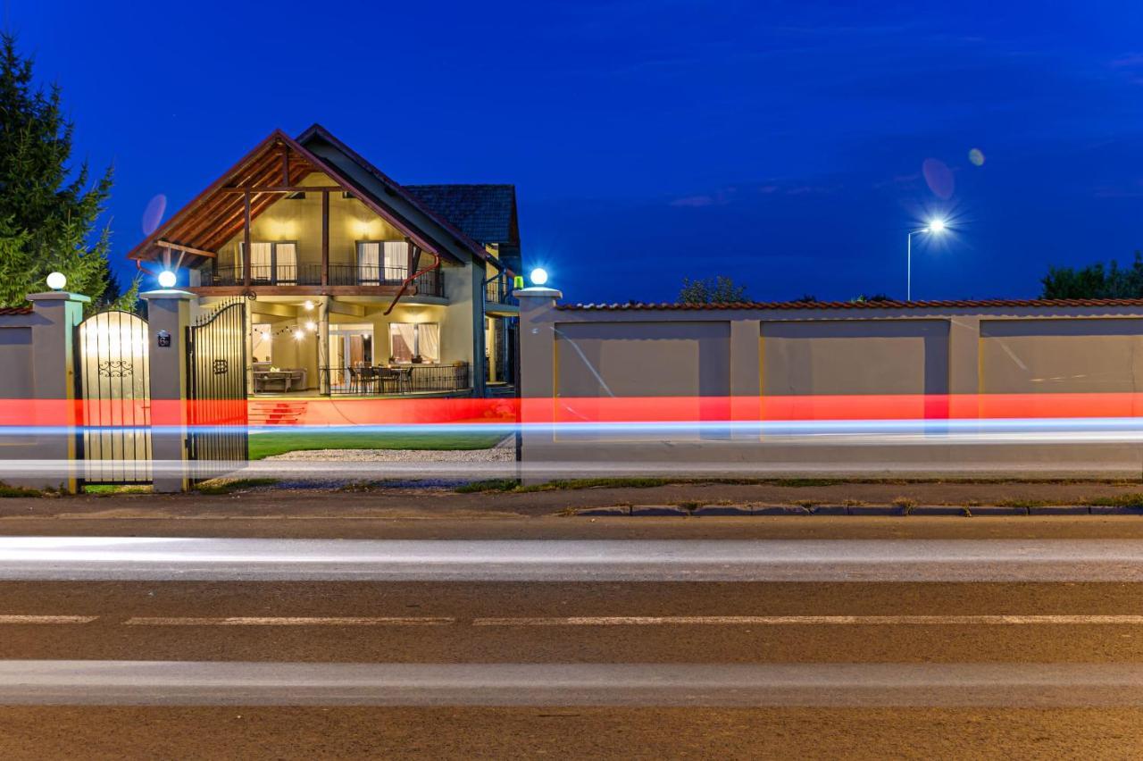 Orchard Villa Брашов Экстерьер фото
